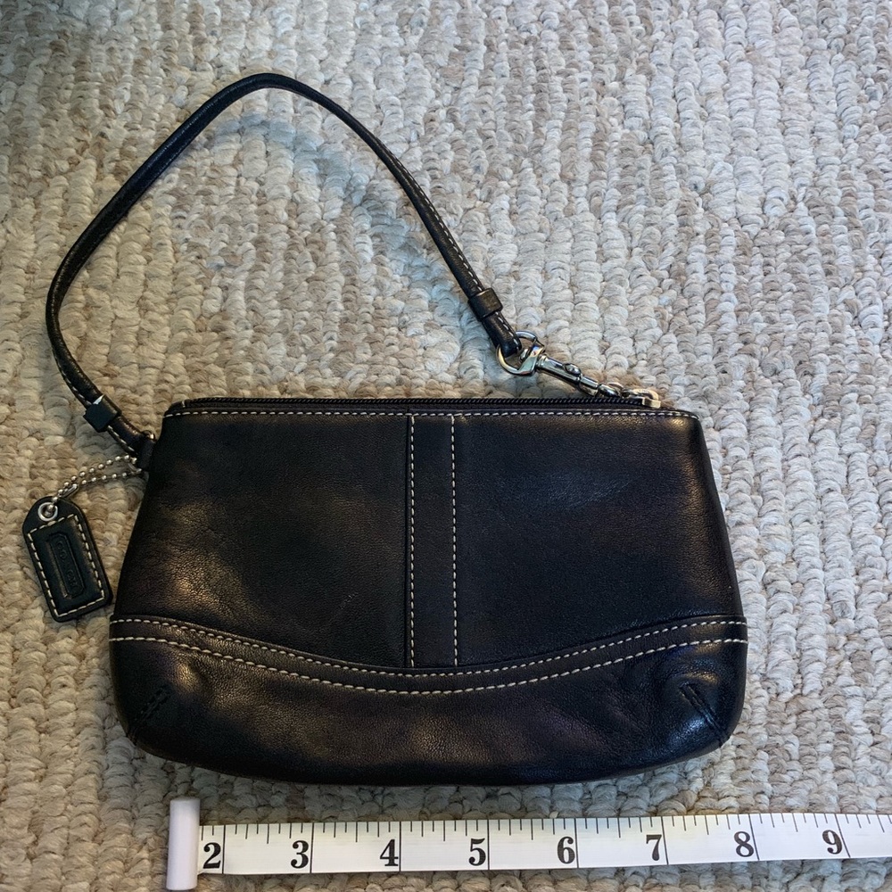Vintage Coach wristlet - like new!